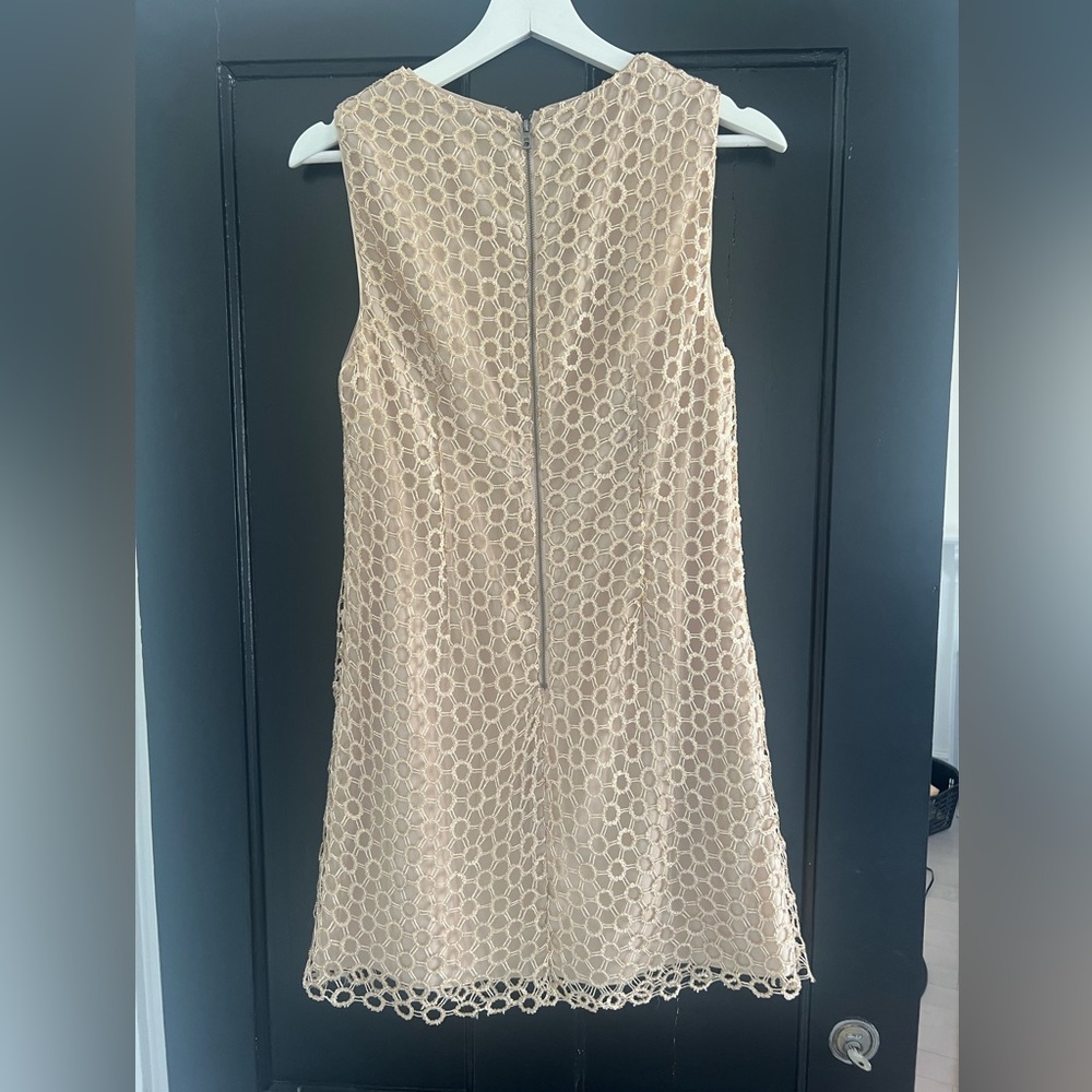 Alice and Olivia Clyde Crochet Shift Dress. New condition, no signs of wear. - Picture 3 of 6